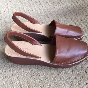 New Kenneth Cole Sandals sz 10 Ret $100